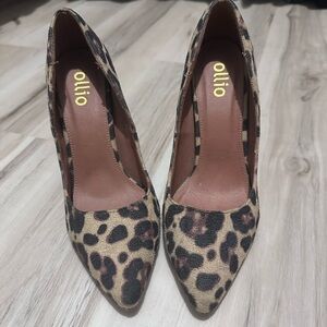 Ollio Leopard-Print Pointed Toe Pumps - Tan/Black